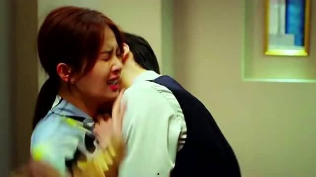 吃瓜视频亲吻,吃瓜视频见证的亲吻瞬间