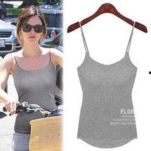 吊带背心吃瓜,吃瓜乐趣无限