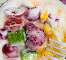 羊角蜜瓜是连皮吃的吗,皮薄肉厚，连皮尽享美味